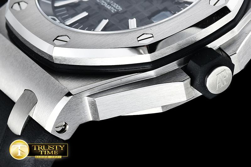 AP0566 - Royal Oak Offshore Diver - Image 8