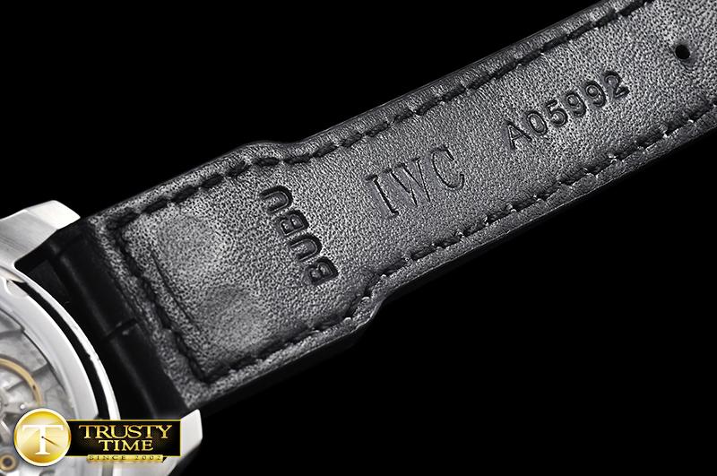 IWC0433A - Big Pilot Annual – Image 10