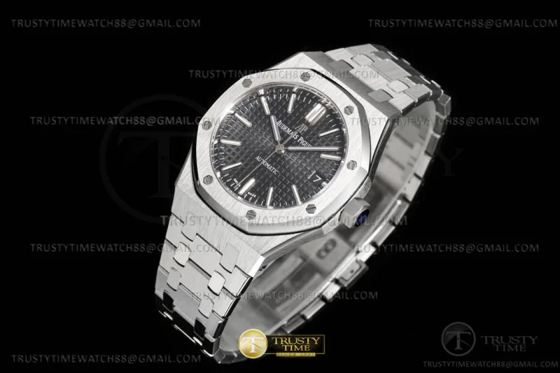 AP0760B - Royal Oak 37mm 15550 SS/SS Black TWF MY9015