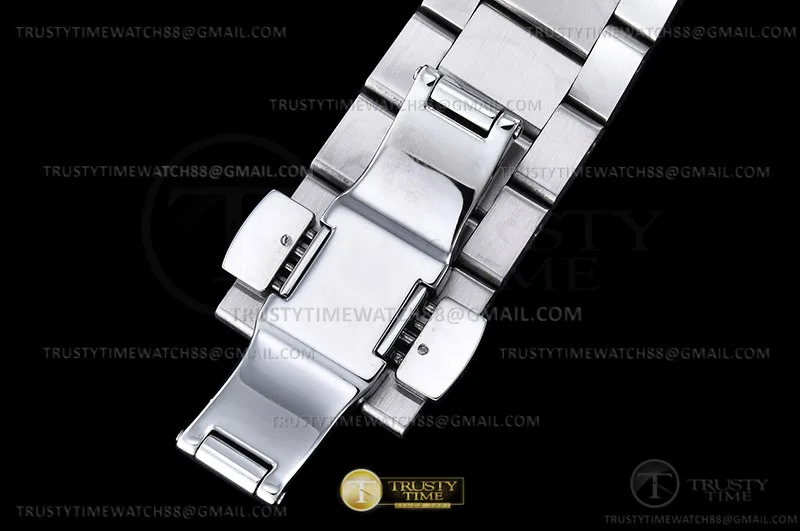FM189C - Vanguard Mens Wht Diam Dia/Dia Dia/Num ABF A2824