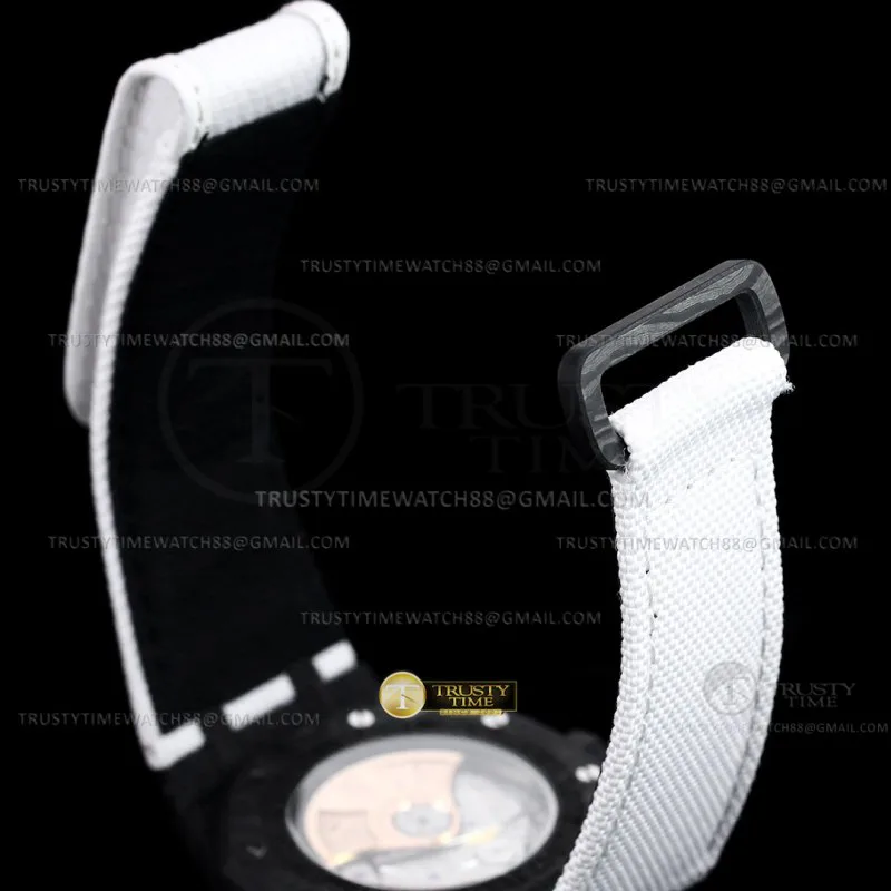 AP0852 - Royal Oak 15400 Wht Blk CAR/NY White INAF MY9015