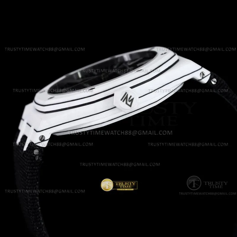 AP0854 - Royal Oak 15400 Blk Wht CAR/NY Black INAF MY9015