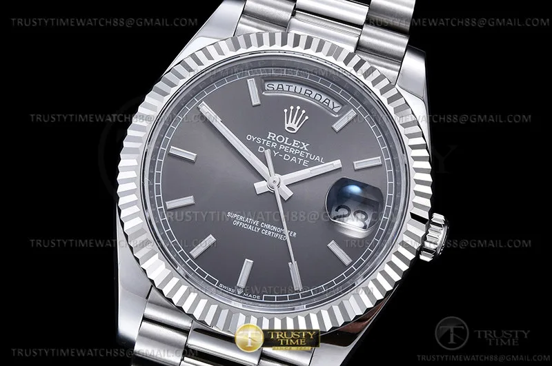 RDD0286C - DayDate 40mm Flt Pres SS/SS Grey/Stk EWF VR3255