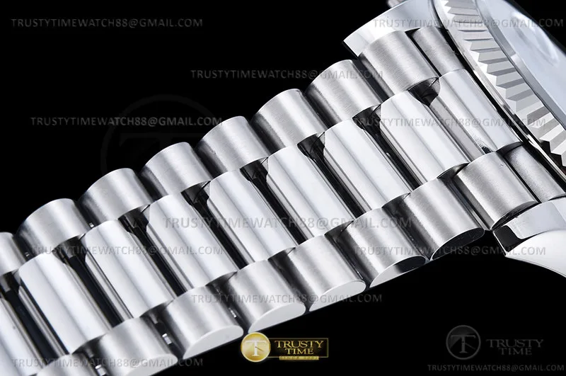 RDD0286C - DayDate 40mm Flt Pres SS/SS Grey/Stk EWF VR3255