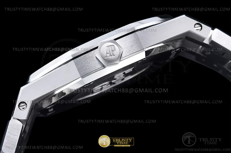 AP0855C - Royal Oak Ladies 67650ST 33mm SS/SS Wht/Stk ZF Sw Qtz