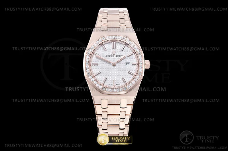 AP0858C - Royal Oak Ladies 67651OR Dia RG/RG Wht/Stk ZF Sw Qtz