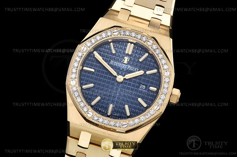 AP0860A - Royal Oak Ladies 67651BA Dia YG/YG Blue/Stk ZF Sw Qtz