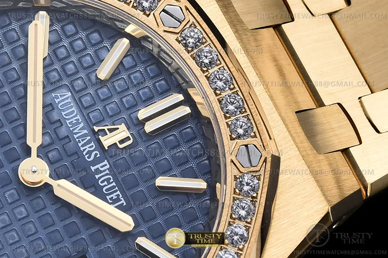 AP0860A - Royal Oak Ladies 67651BA Dia YG/YG Blue/Stk ZF Sw Qtz