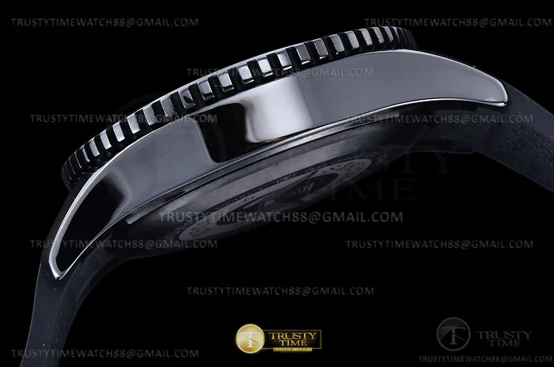 LON049 - HydroConquest Mens 43mm CER/RU Black HKF Asia 2824