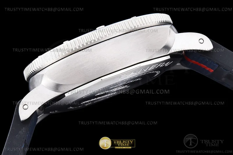 PN1507VRU - Submersible GMT Luna Rossa 42mm TI/NY Blue VSF P900