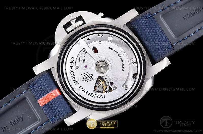 PN1507VRU - Submersible GMT Luna Rossa 42mm TI/NY Blue VSF P900
