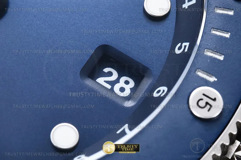 PN1507VRU - Submersible GMT Luna Rossa 42mm TI/NY Blue VSF P900