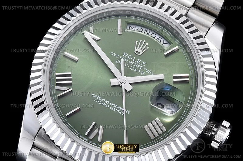 RDD0336A - DayDate 40mm 904L Flt Wt WG/WG O-Green/Rm KF VR3255