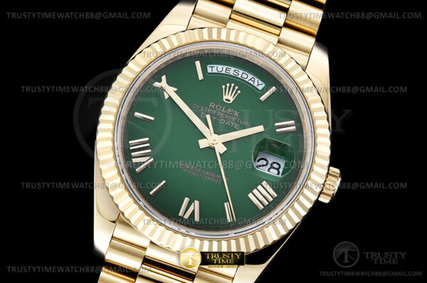 RDD0367 - DayDate 40mm Flt Wt YG/YG Grn/Rm/Stk QF V8 SH3255