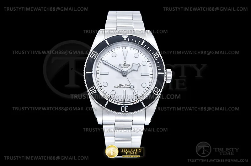 TUD123A - Black Bay 68 M7943A1A0NU 43mm SS/SS Silv ZF A2824
