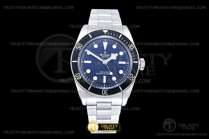 TUD123B - Black Bay 68 M7943A1A0NU 43mm SS/SS Blau ZF A2824