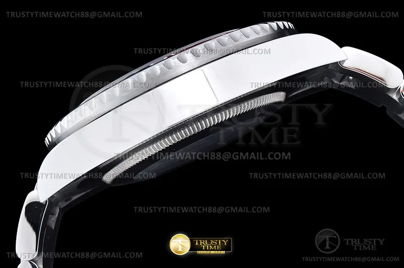 ROLGMT0377C - GMT II 126710GRNR Oys SS/SS Blk PLAY VR3285v3