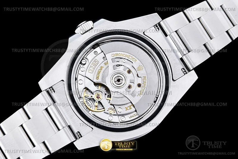 ROLGMT0377C - GMT II 126710GRNR Oys SS/SS Blk PLAY VR3285v3