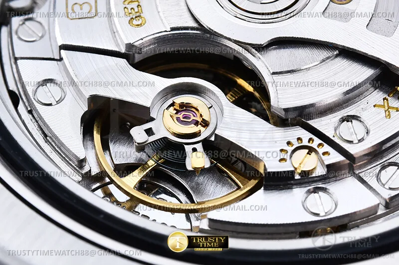 ROLGMT0377C - GMT II 126710GRNR Oys SS/SS Blk PLAY VR3285v3