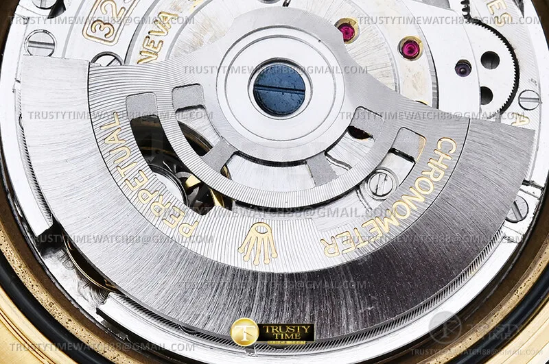 RDD0402L -DayDate 40mm Flt Wt YG/YG O.Blk/B.Diam EWE V2 A3255